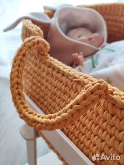 Детская вязанная люлька кроватка для кукол