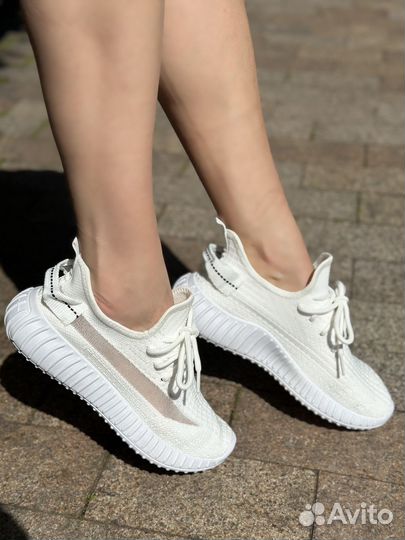 Кроссовки Adidas Yeezy изики