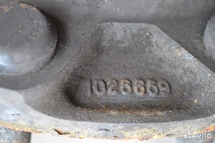 Ступица, дисковые тормоза, передний мост, правая r