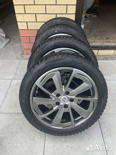 Pirelli Ice Zero 2 18/45 R18 98