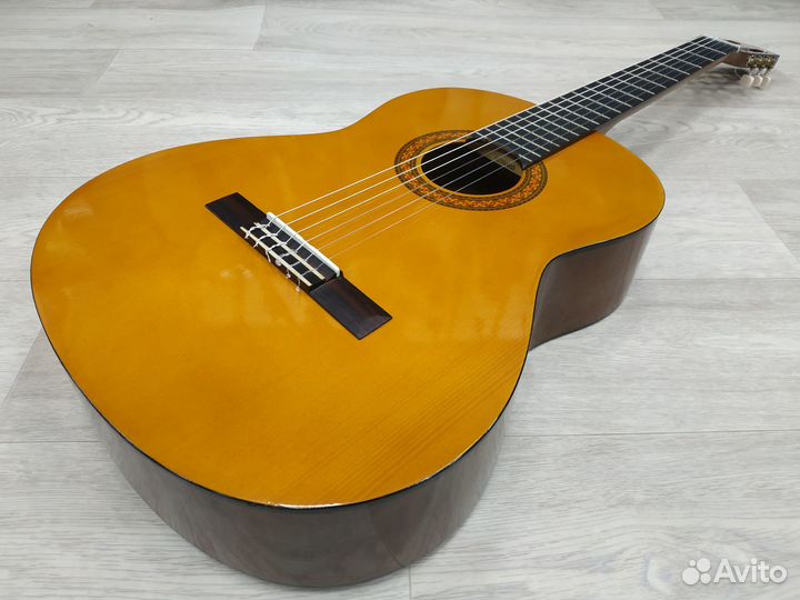 Классическая гитара Yamaha C40