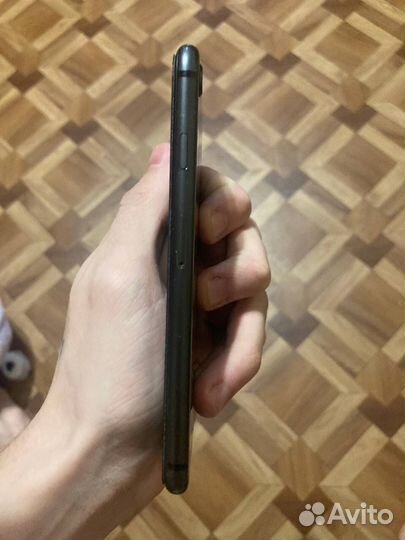 iPhone 8, 64 ГБ