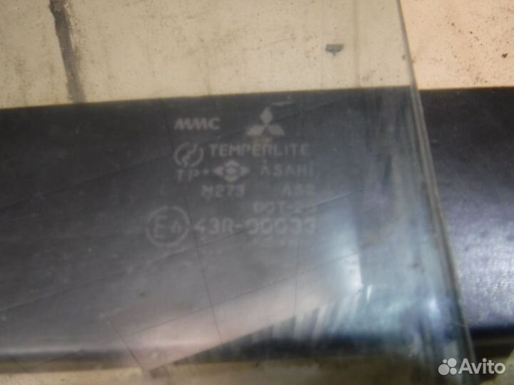 Стекло деври задней правой Mitsubishi Lancer V