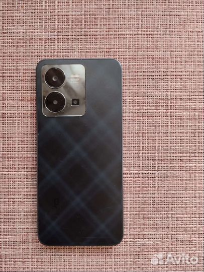 Телефон vivo Y35