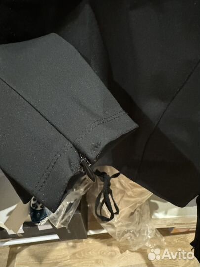 Новый топ Zara из высотехнологичной ткани