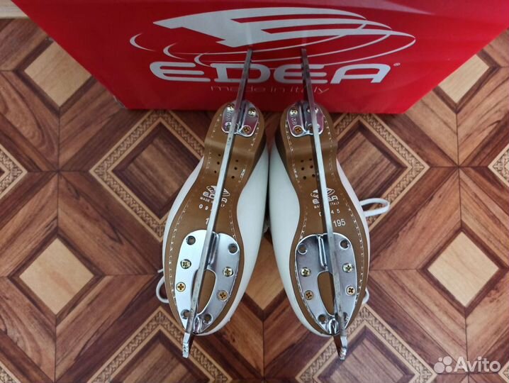 Фигурные коньки edea