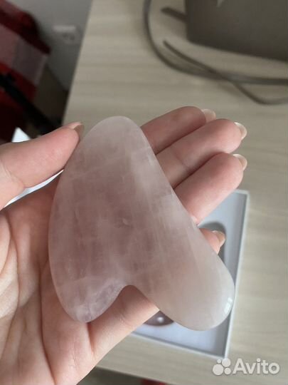 Мссажер для лица гуаша