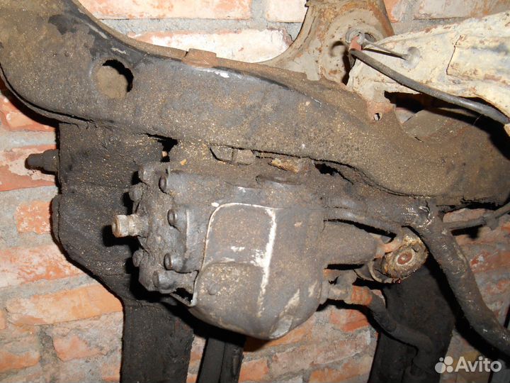 Редуктор рулевой Mercedes Benz W140