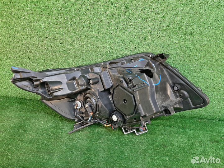 Фара toyota voxy ZRR80 контрактная