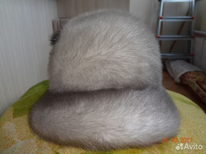 Шапка женская из меха голубой норки