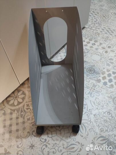 Подставка под системный блок на колесах