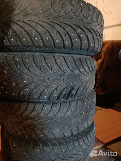 Sava Eskimo Stud 215/65 R16