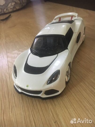 Машина Лотус