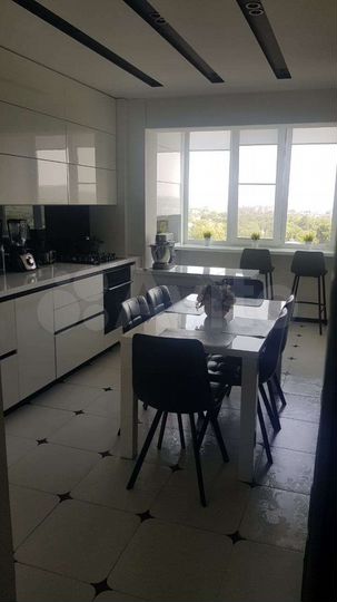 2-к. квартира, 58 м², 9/9 эт.