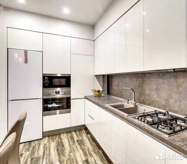 Кухня угловая на заказ.мдф фасады