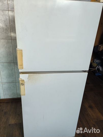 Холодильник Бирюса все работает
