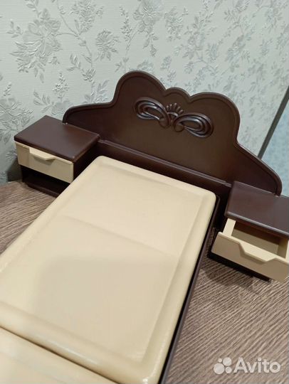 Игрушки, мебель для кукол