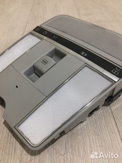 Плафон подсветки салона Mercedes Benz S500L W221