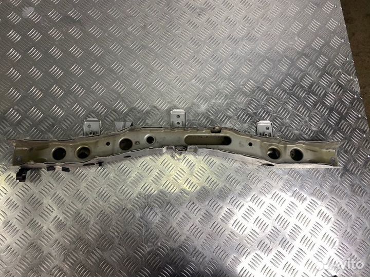 Передняя панель (телевизор) передняя Toyota