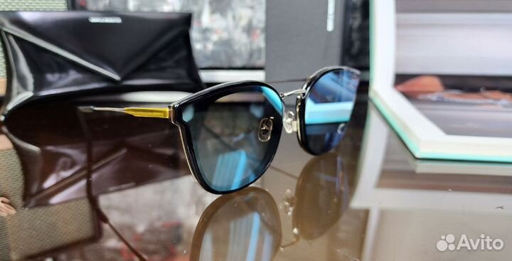 Солнцезащитные очки женские брендовые