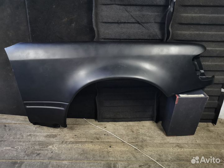 Крыло переднее правое на Mercedes W124 E500