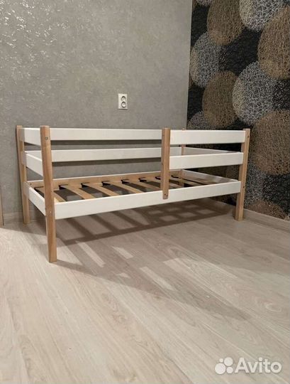 Красивая детская кроватка из массива Берëзы