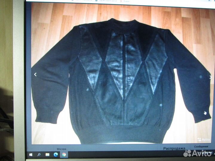 Джемпер со вставками из натуральной кожа