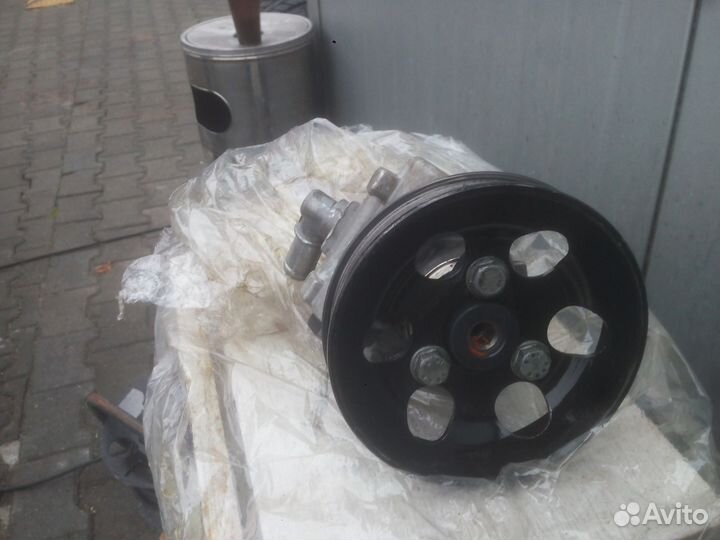 Audi A4 2006 года, Бензин2.0 насос гидроусилителя