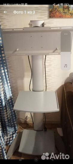 Стойка для телевизора напольная на колесах