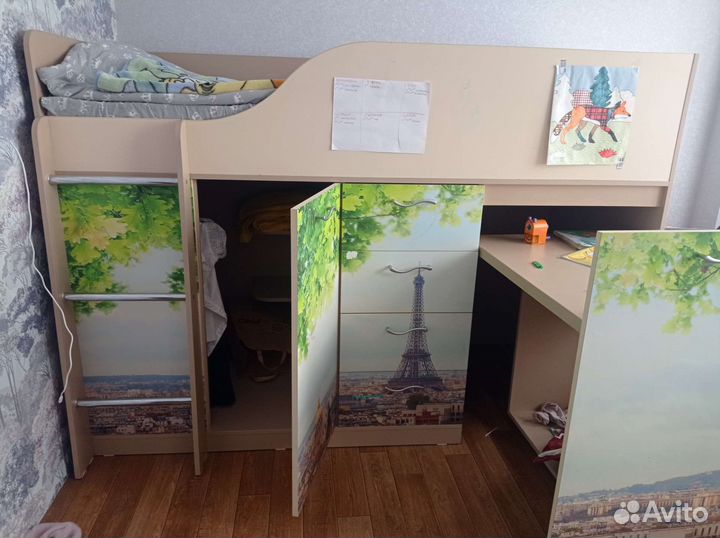 Кровать чердак со столом и шкафом