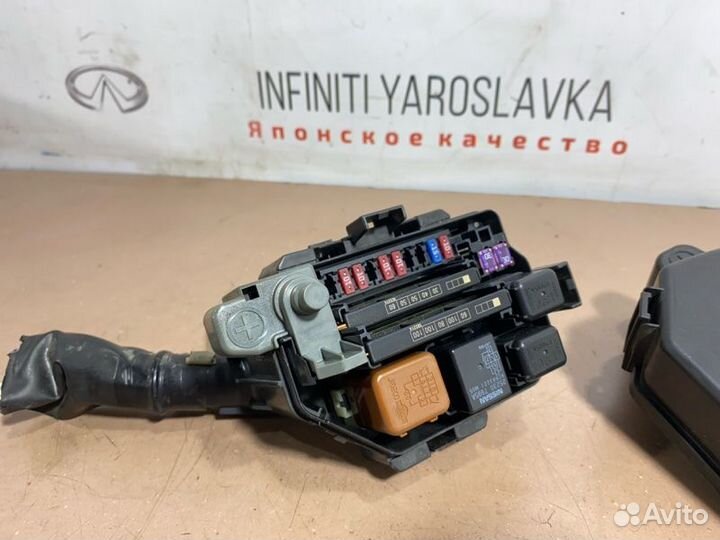 Блок реле предохранителей Infiniti Q50 V37 2.0T