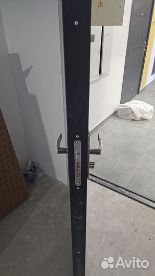 Дверь от застройщика