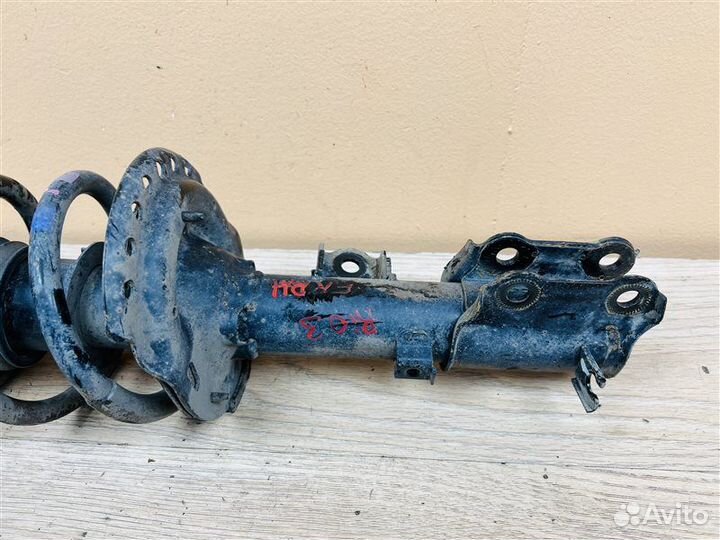 Амортизатор передний правый Hyundai Solaris 1