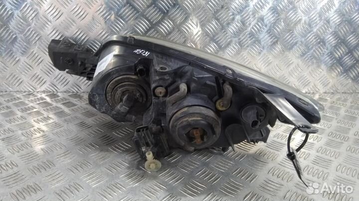 Фара Mazda 3 BK (2003-2009)