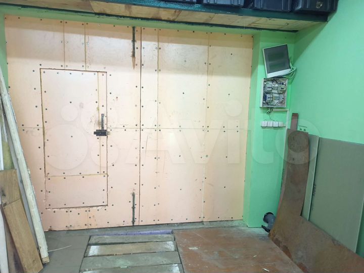 Гараж, > 30 м²