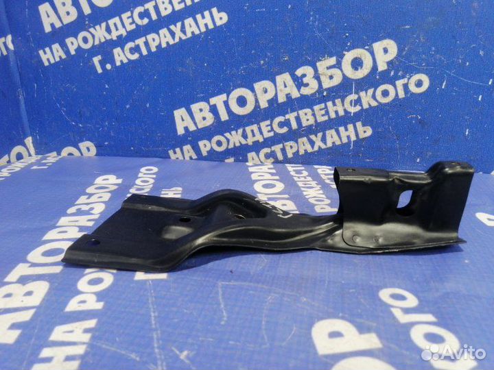 Кронштейн замка капота Hyundai Getz хэтчбек G4EE