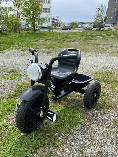Трехколесный велосипед