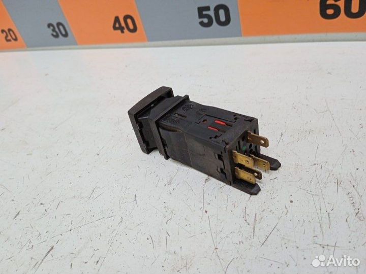 Кнопка открывания багажника Iran Khodro Samand 1.8