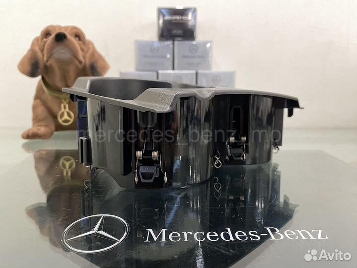 Подстаканник в панель Мерседес Бенц