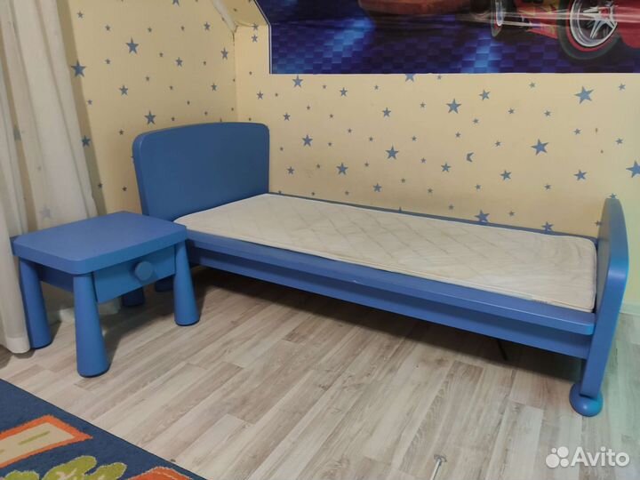 Кровать детская, шкаф, тумбочка mammut