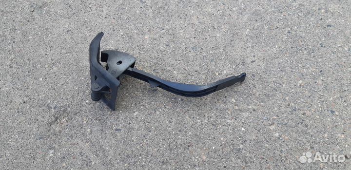 Ручка открывания капота