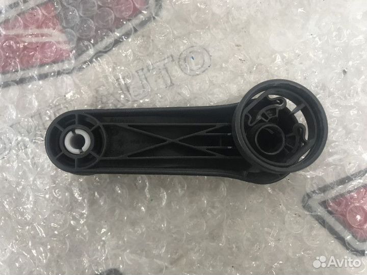 Ручка механического стеклоподъемника Шкода Фабия 2