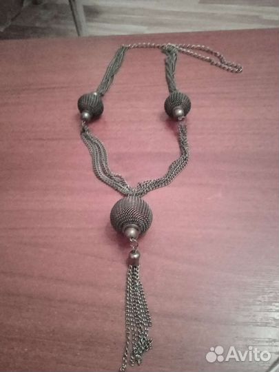 Бижутерия : кулоны, колье, броши