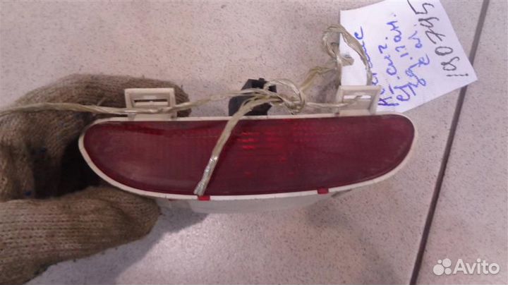 Фонарь дополнительный стоп сигнал Toyota Avensis