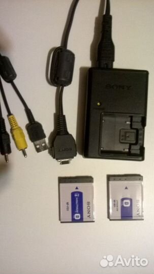 Японский цыфровой фотоапарат Sony