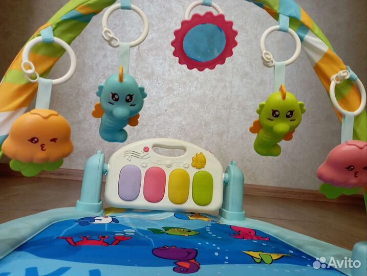 Развивающий коврик с пианино