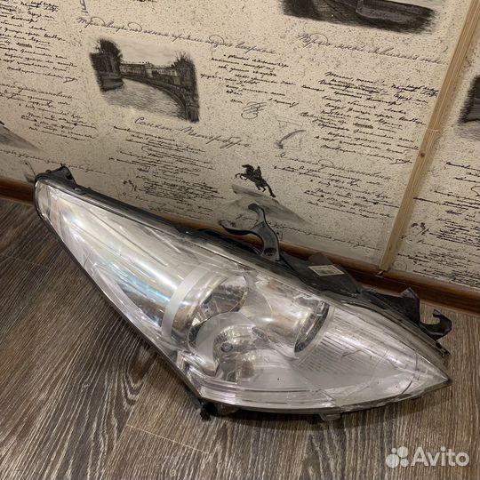 Фара правая peugeot 3008 оригинал правая