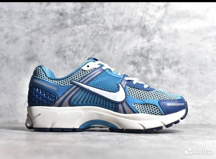 Nike Air Zoom Vomero 5