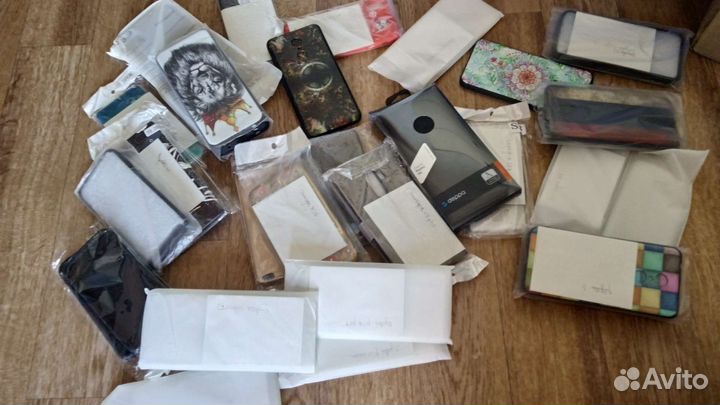 Чехлы на телефоны