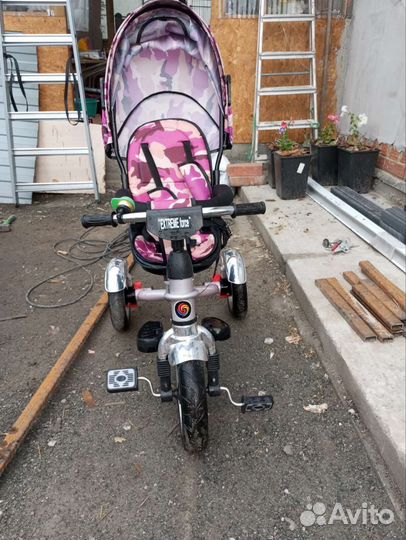 Трехколесный велосипед с родительской ручкой